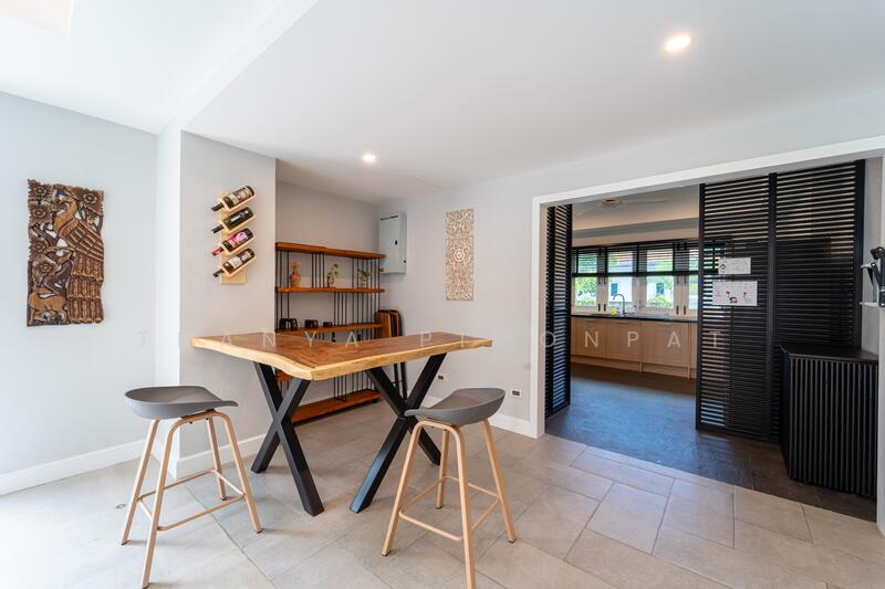 ขาย - วิลล่าสระว่ายน้ำ 4 ห้องนอนพร้อมสวนขนาดใหญ่ในปลายแหลม, สุราษฎร์ธานี