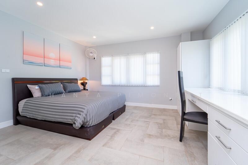 ขาย - วิลล่าสระว่ายน้ำ 4 ห้องนอนพร้อมสวนขนาดใหญ่ในปลายแหลม, สุราษฎร์ธานี