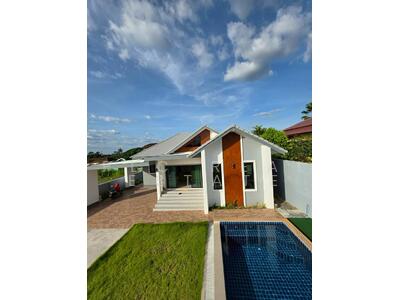 ขาย - ขายบ้านวิลล่าพร้อมสระว่ายน้ำ 3 ห้องนอน ในบางเสร่, ชลบุรี