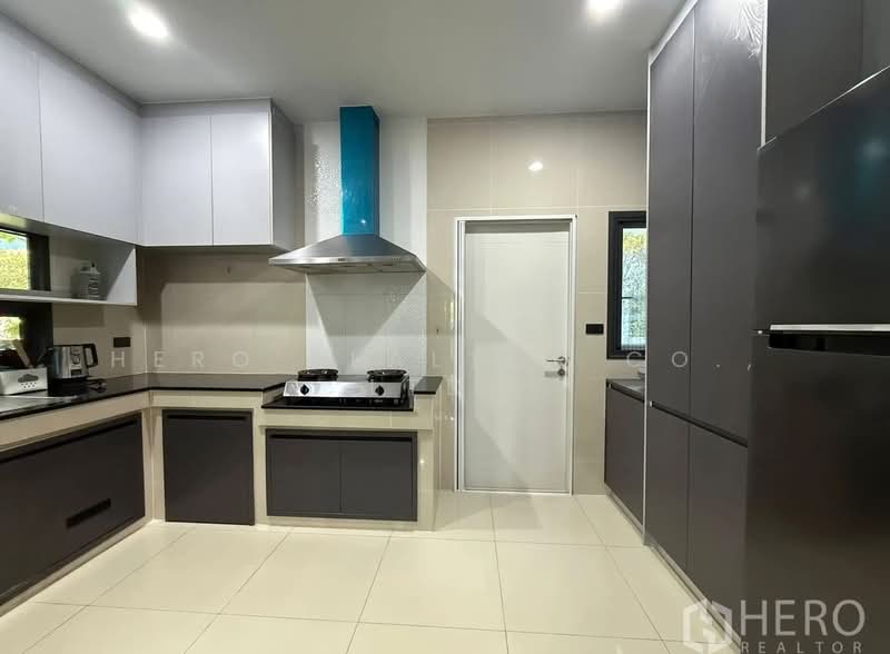 For Rent Bangkok Setthasiri Krungthep Kreetha 2 Bangkapi BRE26236, Bangkok, Khlong Chan, Bang Kapi, Bangkok, 4 Bedrooms, 250 sqm, Single Detached House For Rent, by Hero Realtor Co., Ltd., 500065947 - DDproperty.com
