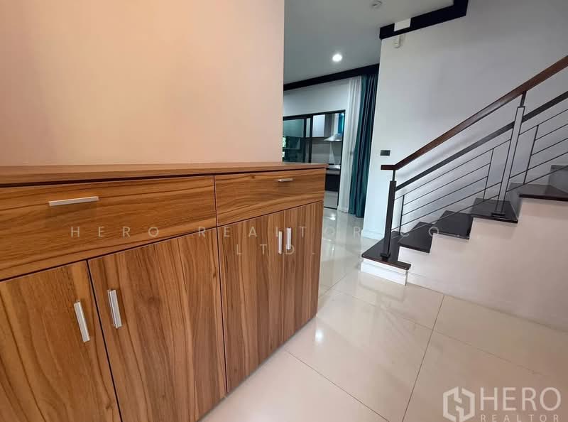 For Rent Bangkok Setthasiri Krungthep Kreetha 2 Bangkapi BRE26236, Bangkok, Khlong Chan, Bang Kapi, Bangkok, 4 Bedrooms, 250 sqm, Single Detached House For Rent, by Hero Realtor Co., Ltd., 500065947 - DDproperty.com