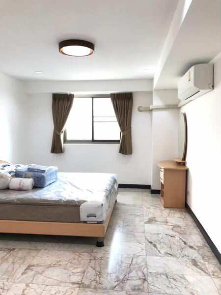 ให้เช่า - Royal Castle Sukhumvit : รอยัล คาสเซอร์ สุขุมวิท, กรุงเทพ