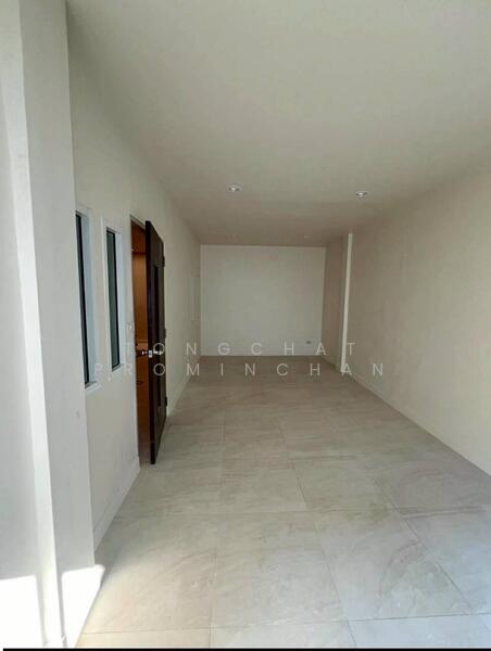 ให้เช่า - อาคารพาณิชย์ให้เช่า ห้วยขวาง พระราม9, กรุงเทพ