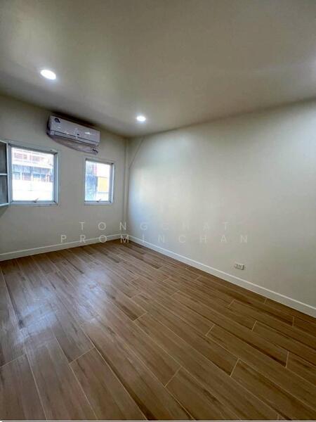 ให้เช่า - อาคารพาณิชย์ให้เช่า ห้วยขวาง พระราม9, กรุงเทพ