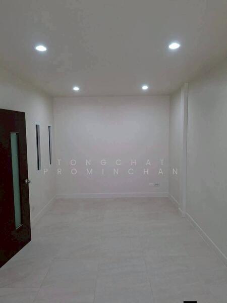 ให้เช่า - อาคารพาณิชย์ให้เช่า ห้วยขวาง พระราม9, กรุงเทพ