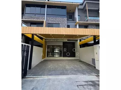 ขาย - ขายหรือให้เช่า ทาวน์เฮาส์ กรุงเทพฯ โครงการเดอะ แลนด์มาร์ค เอกมัย-รามอินทรา ลาดพร้าว BRE26239, กรุงเทพ