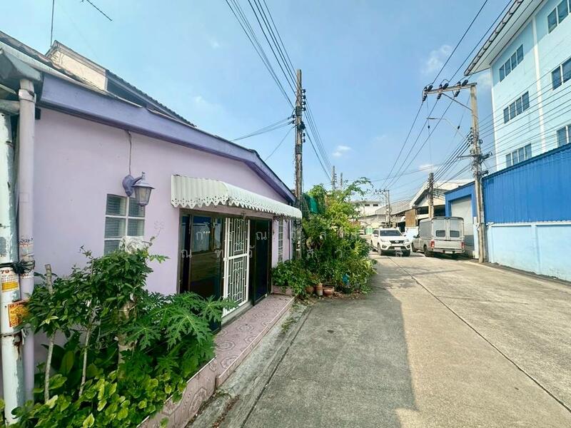 ขาย - ขาย ทาวน์เฮ้าส์ 2 ชั้น เลียบคลองภาษีเจริญฝั่งเหนือ 12 หนองแขม, กรุงเทพ