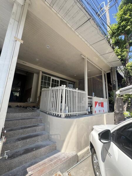 ให้เช่า - โฮมออฟฟิศ 4 ชั้น พระราม 9 ใกล้ MRT พระราม 9/4-Storey Home Office, Rama 9, Near MRT Rama 9, กรุงเทพ