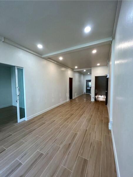 ให้เช่า - โฮมออฟฟิศ 4 ชั้น พระราม 9 ใกล้ MRT พระราม 9/4-Storey Home Office, Rama 9, Near MRT Rama 9, กรุงเทพ