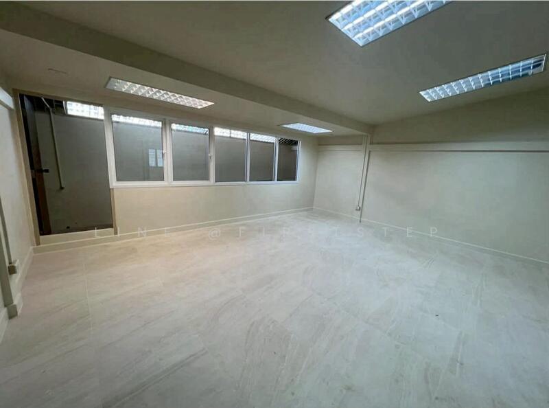 ให้เช่า - โฮมออฟฟิศ 4 ชั้น พระราม 9 ใกล้ MRT พระราม 9/4-Storey Home Office, Rama 9, Near MRT Rama 9, กรุงเทพ