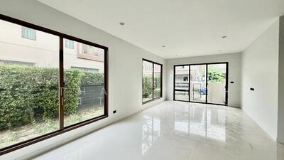 ขาย - Burasiri Krungthep Kreetha : บุราสิริ กรุงเทพ กรีฑา, กรุงเทพ