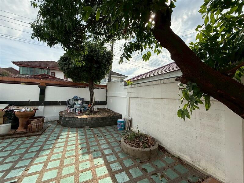 For Sale - พาราไดซ์ การ์เด้นท์ ซอยร่มเกล้า19, Bangkok