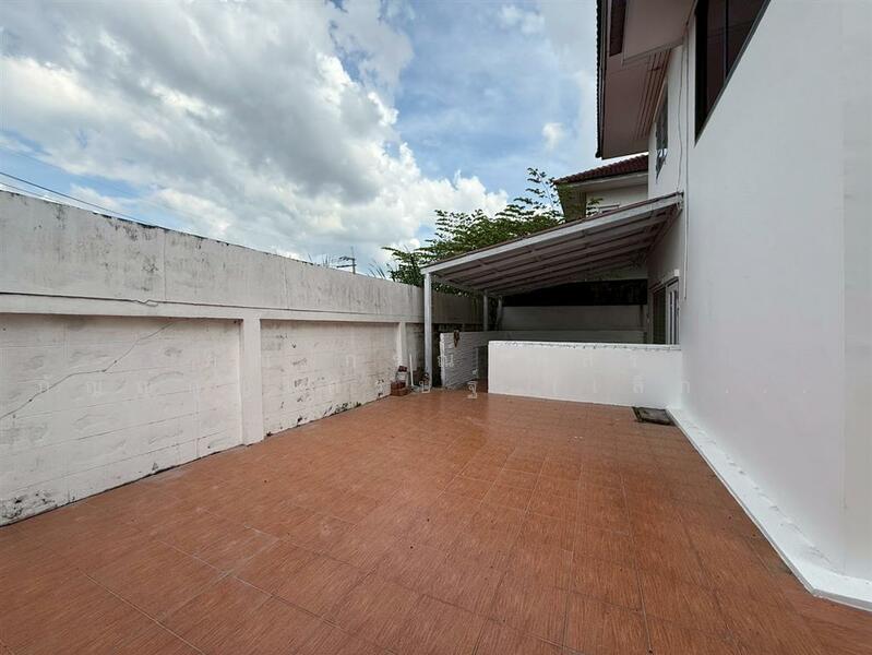 ขาย - พาราไดซ์ การ์เด้นท์ ซอยร่มเกล้า19, กรุงเทพ