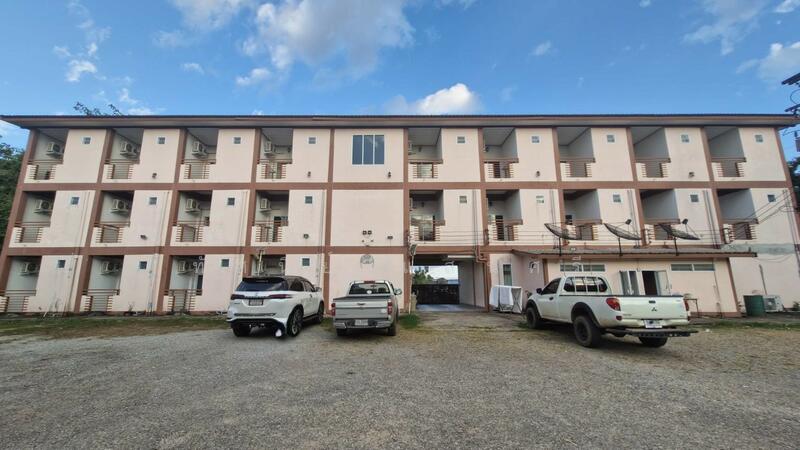 For Sale - ขายด่วน โรงแรม 3 ชั้น 1 อาคาร รวม บ้าน 2 ชั้น 1 หลัง + บ้าน 1 ชั้น 1 หลัง พร้อมที่ดิน ( ขายยกแปลง), Nakhon Phanom