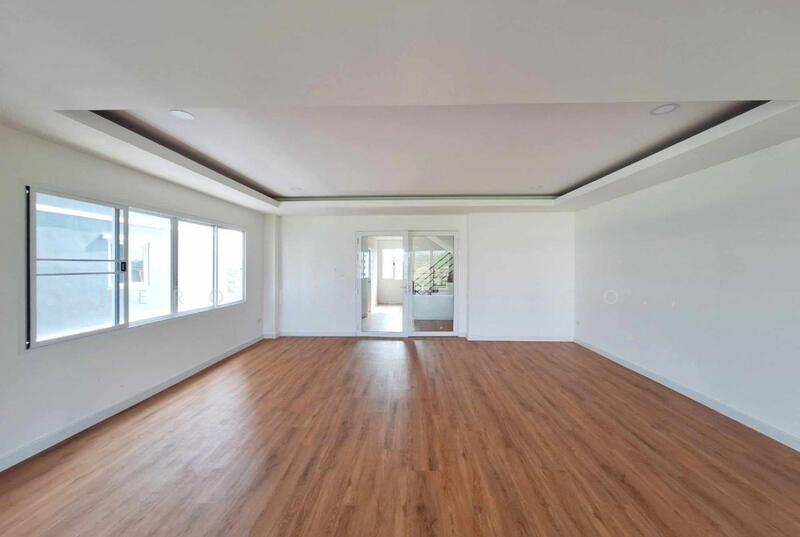 ให้เช่า - ขายโฮมออฟฟิศในกรุงเทพฯ ย่านเสรีไทย เขตบึงกุ่ม BRE26252, กรุงเทพ