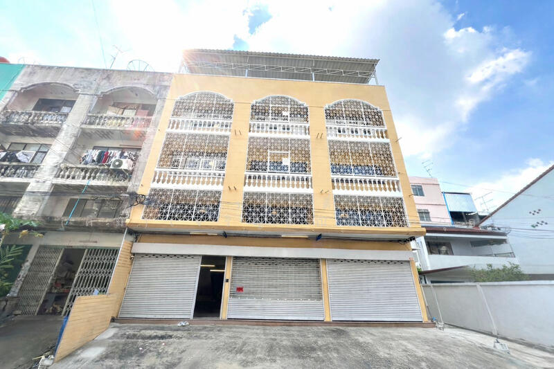 For Sale - ตึกรีโนเวทใหม่ 3 คูหา 6 ที่จอดรถ เข้าออก 2 ทาง เอกชัย 66 บางบอน 1 ซ.9, Bangkok