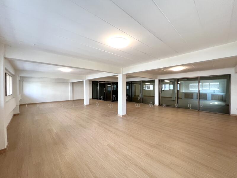 For Sale - ตึกรีโนเวทใหม่ 3 คูหา 6 ที่จอดรถ เข้าออก 2 ทาง เอกชัย 66 บางบอน 1 ซ.9, Bangkok