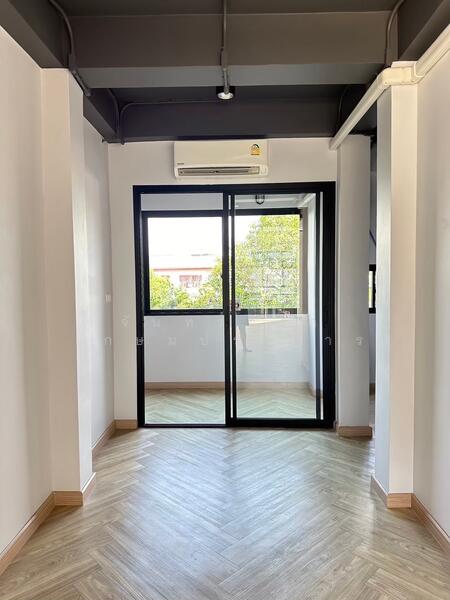 ให้เช่า - For Rent/Sale Home Office 5 Story Sukhumvit 77 BTS On Nut, กรุงเทพ