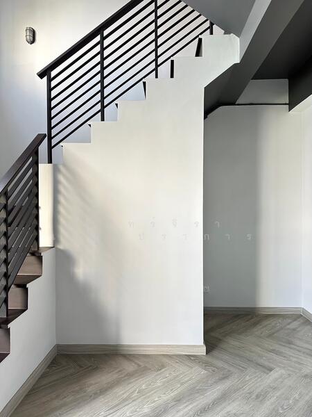 ให้เช่า - For Rent/Sale Home Office 5 Story Sukhumvit 77 BTS On Nut, กรุงเทพ