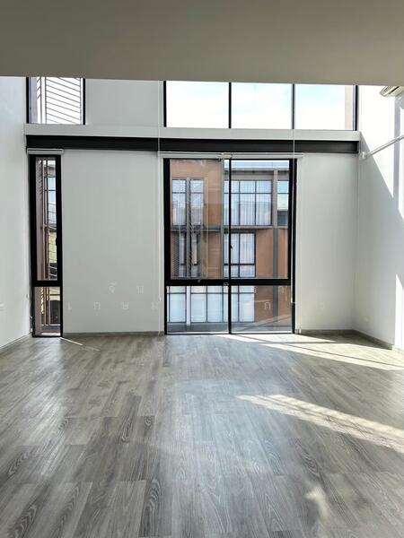 ให้เช่า - For Rent/Sale Home Office 5 Story Sukhumvit 77 BTS On Nut, กรุงเทพ