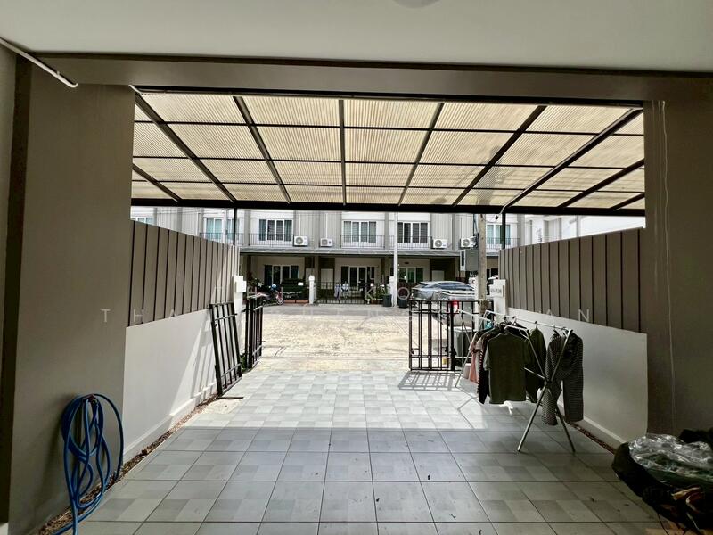 ขาย - Cher Watcharapol : เฌอ วัชรพล, กรุงเทพ