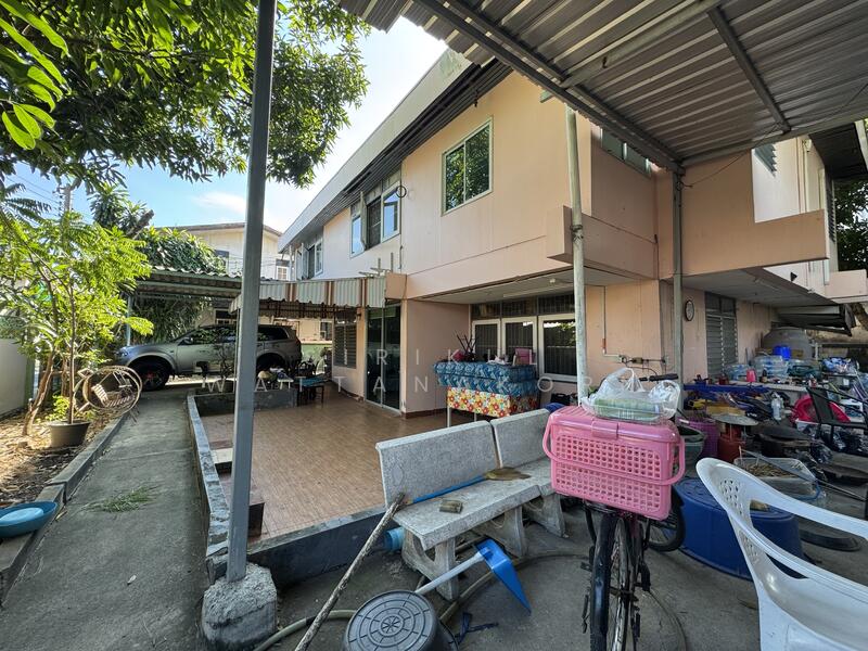 For Sale - Detached House in Soi On Nut 54, only 1.3km from BTS Si Nut, Bangkok