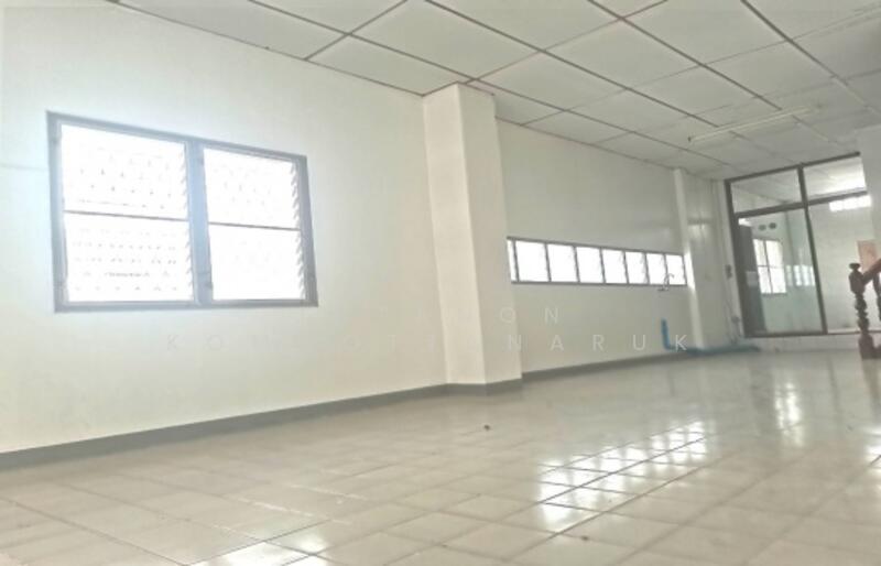 For Rent - ให้เช่าตึกแถวหัวมุม 2 ชั้น หมู่บ้านสินธานี รีโนเวทแล้ว นวมินทร์ 93 บึงกุ่ม กรุงเทพฯ ถูกสุดในย่านนี้, Bangkok