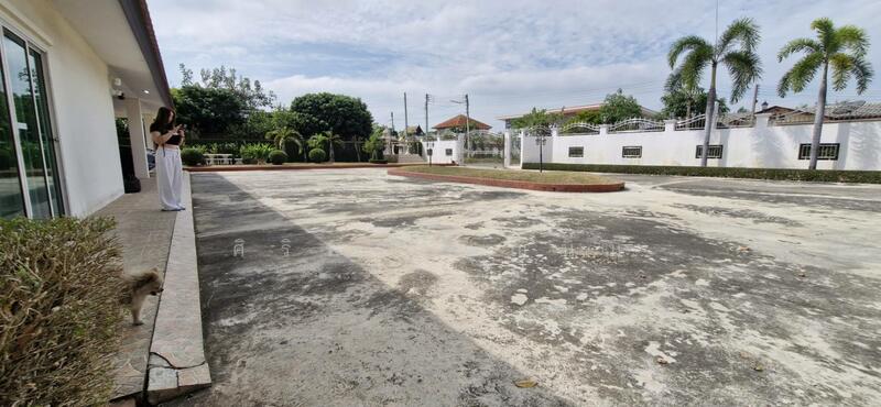 For Sale - ขายบ้าน 2 ชั้น บนพื้นที่ 1 ไร่ ขายพร้อมเฟอร์นิเจอร์ทุกชิ้น บริเวณบ้าน, Nakhon Pathom