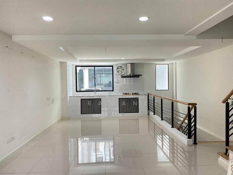 ขาย - ทาวน์เฮาท์ 3-ห้องนอน, กรุงเทพ