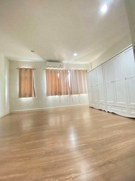 ขาย - ทาวน์เฮาท์ 3-ห้องนอน, กรุงเทพ