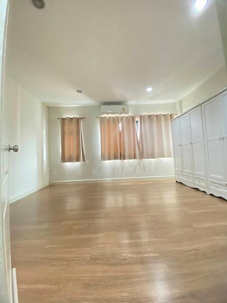 ขาย - ทาวน์เฮาท์ 3-ห้องนอน, กรุงเทพ