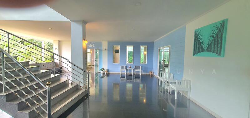 ขาย - ขายกิจการโรงแรม ห้องพักอาศัยรวม พัฒนาเป็นดูแลผู้สูงอายุ วิวริมน้ำ 5 ชั้น ดาดฟ้าและลานจอดรถใต้อาคาร, สุราษฎร์ธานี