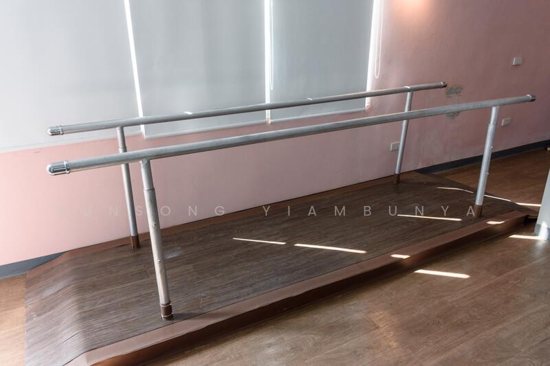 ขาย - ขายกิจการโรงแรม ห้องพักอาศัยรวม พัฒนาเป็นดูแลผู้สูงอายุ วิวริมน้ำ 5 ชั้น ดาดฟ้าและลานจอดรถใต้อาคาร, สุราษฎร์ธานี