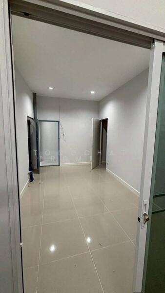 ให้เช่า - โกดังและออฟฟิศให้เช่า คลองสาน คลองต้นไทร เจริญนคร, กรุงเทพ