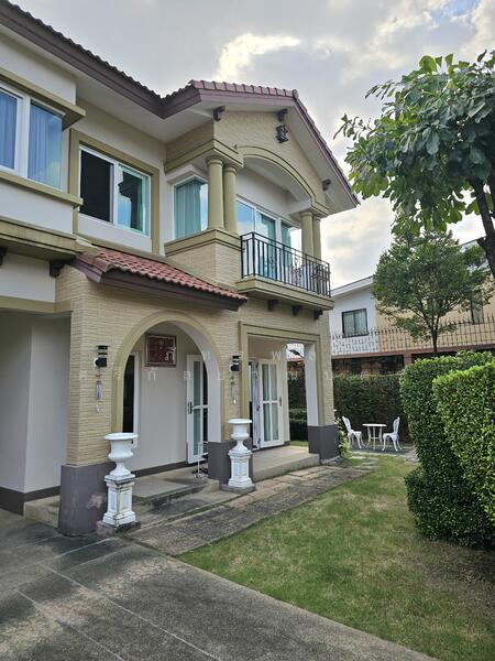 ขาย - Laddarom Watcharapol-Rattanakosin : ลัดดารมย์ วัชรพล–รัตนโกสินทร์, กรุงเทพ