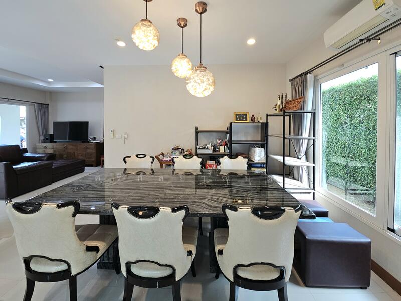 ขาย - Laddarom Watcharapol-Rattanakosin : ลัดดารมย์ วัชรพล–รัตนโกสินทร์, กรุงเทพ