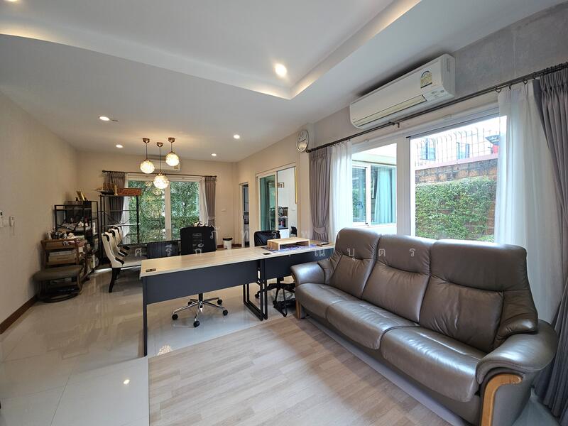 ขาย - Laddarom Watcharapol-Rattanakosin : ลัดดารมย์ วัชรพล–รัตนโกสินทร์, กรุงเทพ