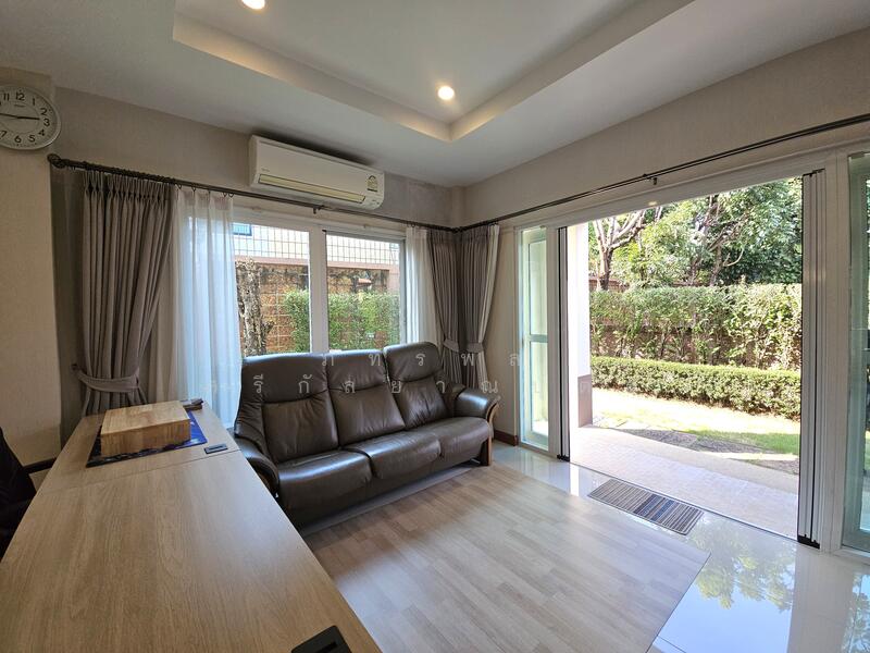 ขาย - Laddarom Watcharapol-Rattanakosin : ลัดดารมย์ วัชรพล–รัตนโกสินทร์, กรุงเทพ