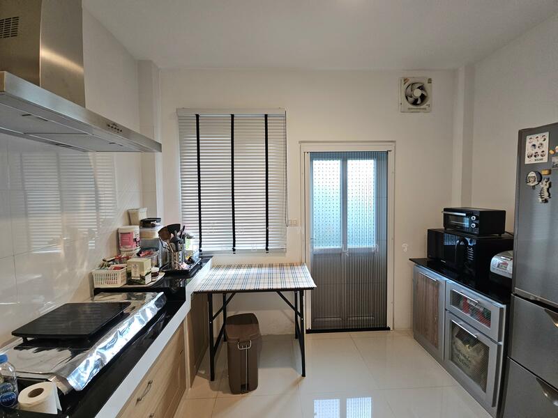 ขาย - Laddarom Watcharapol-Rattanakosin : ลัดดารมย์ วัชรพล–รัตนโกสินทร์, กรุงเทพ