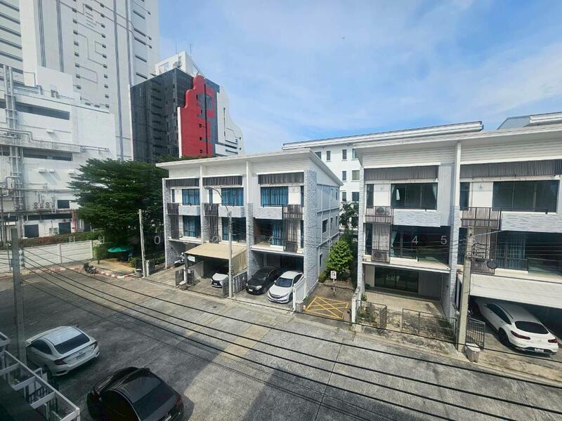 Plex Bangna, Samut Prakan, 90/239 Burapha Withi Expressway, Bang Kaeo, Bang Plee, Samut Prakan, 3 Bedrooms, 190 sqm, Townhouse For Rent, by ยุ้ย 082-478-2456, 500071597 - DDproperty.com