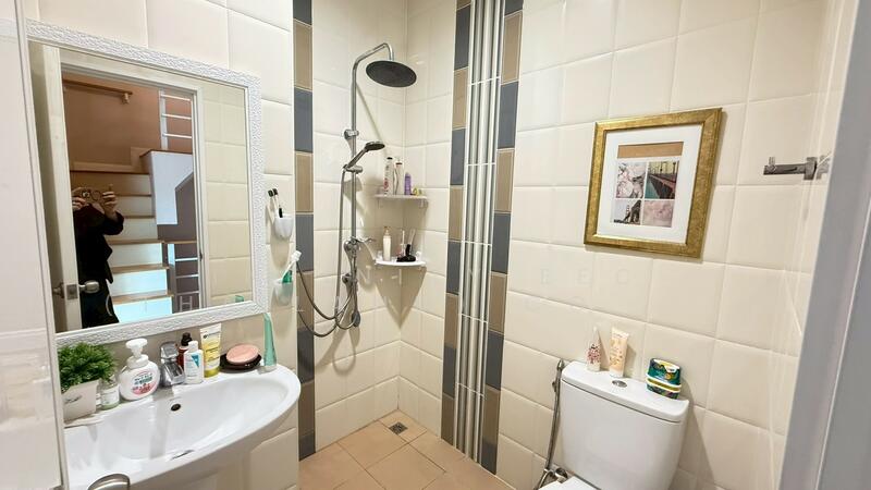 ขาย - Golden Town Sriracha-Assumption : โกลเด้น ทาวน์ ศรีราชา-อัสสัมชัญ, ชลบุรี