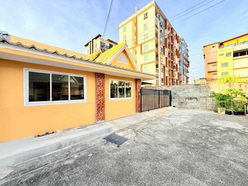 ให้เช่า - ให้เช่าบ้าน2หลังติดกัน จดทะเบียนได้ ทำเลค้าขาย ดอนหัวฬ่อ ชลบุรี, ชลบุรี