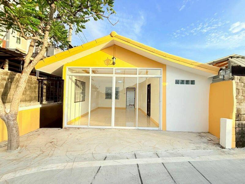 ให้เช่า - ให้เช่าบ้าน2หลังติดกัน จดทะเบียนได้ ทำเลค้าขาย ดอนหัวฬ่อ ชลบุรี, ชลบุรี