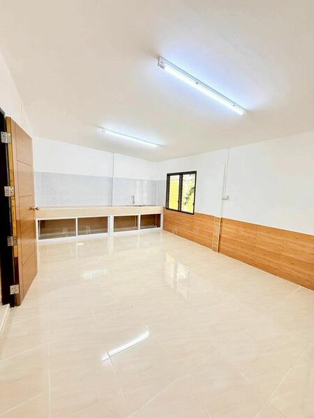 ให้เช่า - ให้เช่าบ้าน2หลังติดกัน จดทะเบียนได้ ทำเลค้าขาย ดอนหัวฬ่อ ชลบุรี, ชลบุรี