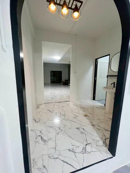 ให้เช่า - ให้เช่าทาวน์โฮม ม.พงษ์เจริญ ถ.พระยาสัจจา เสม็ด อ่างศิลา ชลบุรี, ชลบุรี