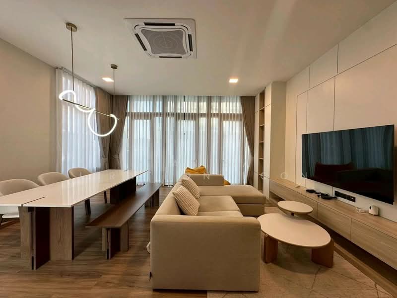 Patio Ratchayothin, Bangkok, Phahonyothin 32, Chan Kasem, Chatuchak, Bangkok, 3 Bedrooms, 267 sqm, Townhouse For Rent, by Pranisa Jirathongpoon, 500071897 - DDproperty.com