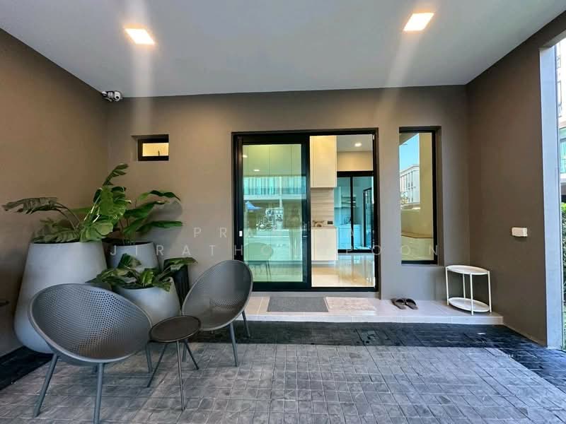 Patio Ratchayothin, Bangkok, Phahonyothin 32, Chan Kasem, Chatuchak, Bangkok, 3 Bedrooms, 267 sqm, Townhouse For Rent, by Pranisa Jirathongpoon, 500071897 - DDproperty.com