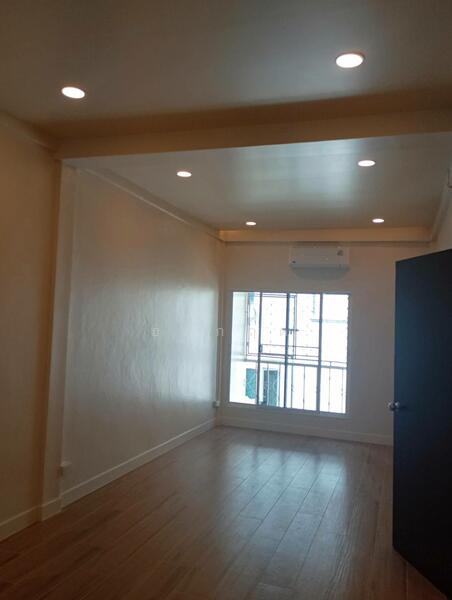 ให้เช่า - โฮมออฟฟิศให้เช่า 4 ชั้น ใกล้ Central พระราม 9 ** ติดถนน ทวีมิตร พระราม 9 ซอย 7, กรุงเทพ