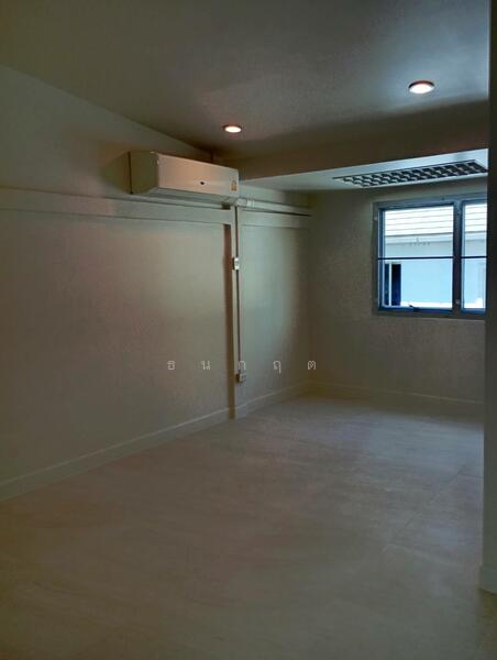 ให้เช่า - โฮมออฟฟิศให้เช่า 4 ชั้น ใกล้ Central พระราม 9 ** ติดถนน ทวีมิตร พระราม 9 ซอย 7, กรุงเทพ