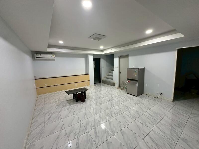 ให้เช่า - ทาวน์โฮม ลาดพร้าว 80, กรุงเทพ